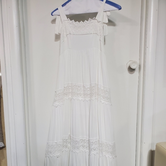 White maxi dress - Picture 1 of 3